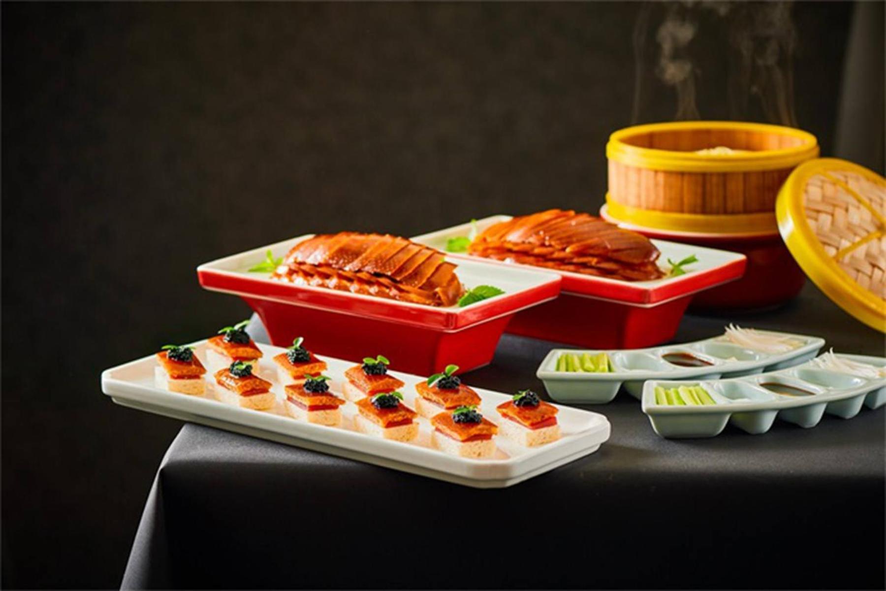 East Sacred Hotel--Very Near Beijing Tiananmen Square ,The Forbidden City,The Temple Of Heaven ,3 Minutes' Walk To Wangfujing Subway ,Located In The Center Of Beijing, Many Shopping Malls Around,Newly Renovated Hotel-Able To Receive Foreign Guests Kültér fotó A selection of dim sum